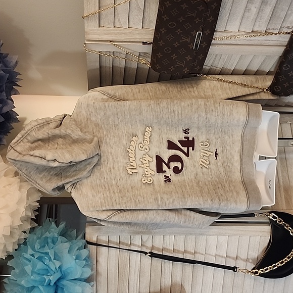 Aeropostale brand hooded sweatshirt - Picture 3 of 8